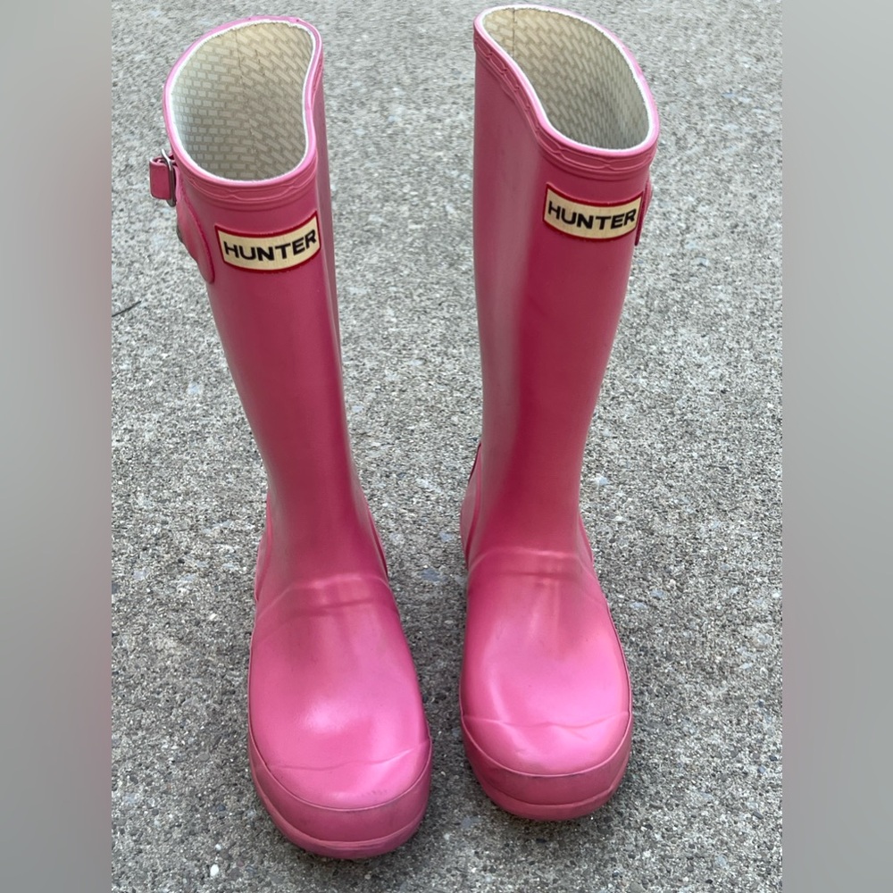 Size 2|M -3|F bubblegum pink boots used very little
